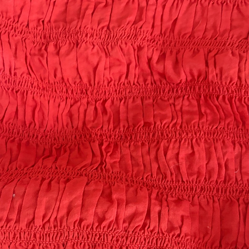 Chic Red Ruffled Blouse - Picture 3 of 4